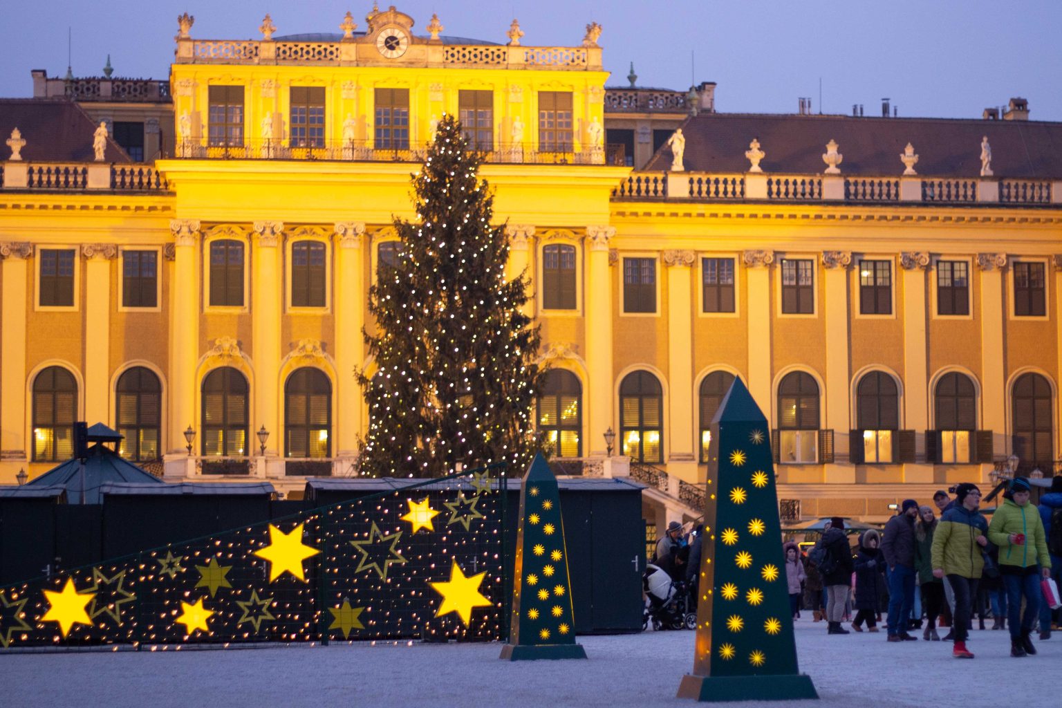 Weihnachtszauber in Wien: Eröffnung des 30. Kultur- & Weihnachtsmarkt 